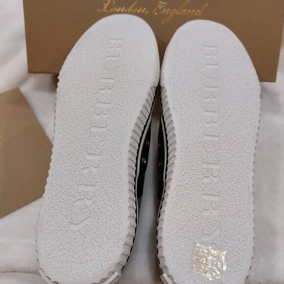 NEW Burberry sneakers size 10/40 - Picture 2 of 5